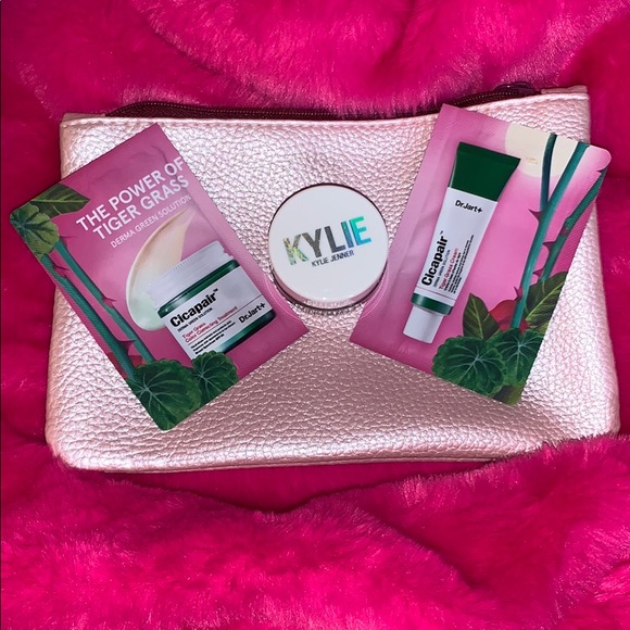 Kylie Metallic Pink Shimmer eye glazeπ